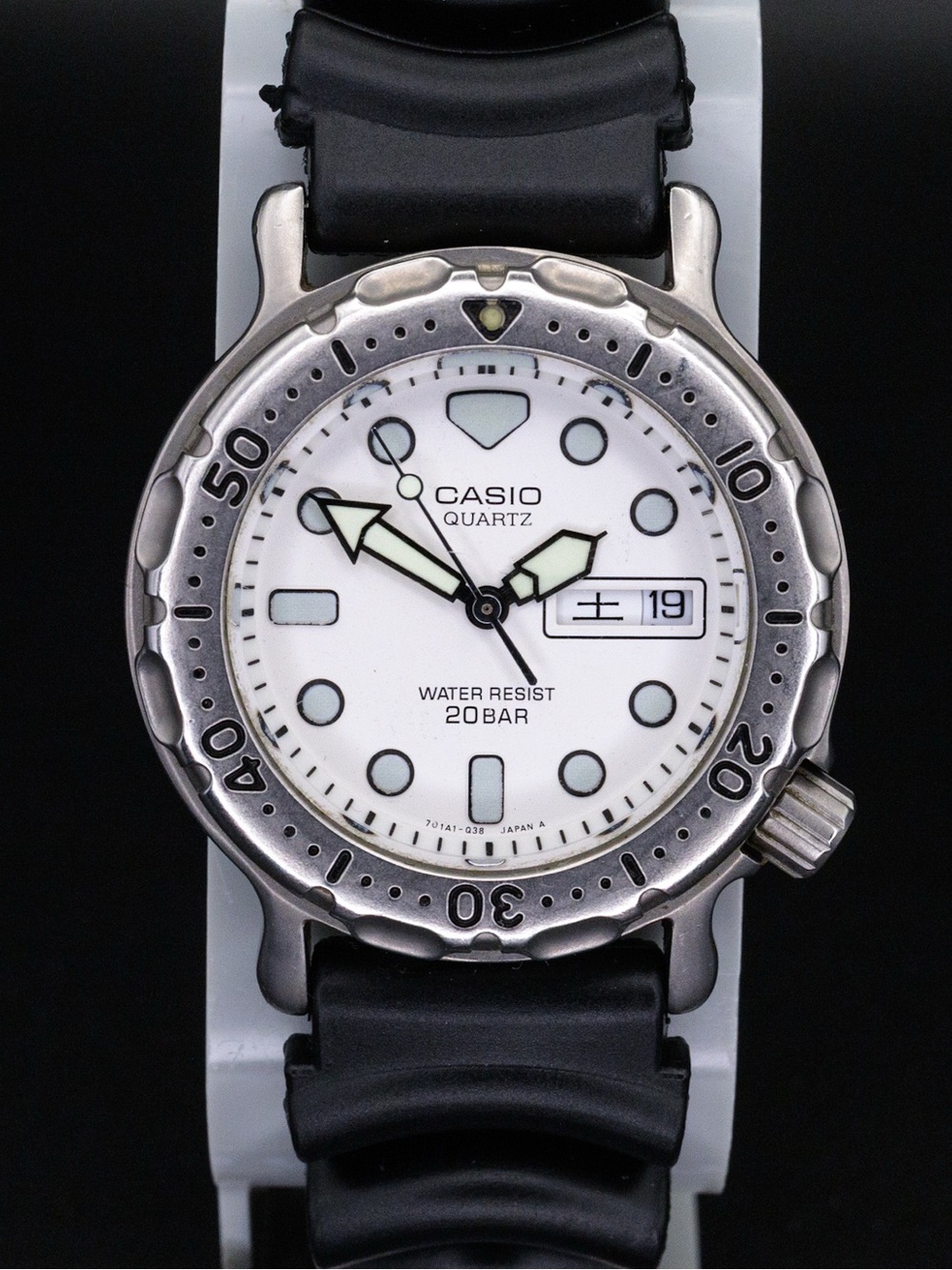Casio Rare MD-704C Vintage Marlin 36mm JDM Import Day/Date 36mm Dive Watch